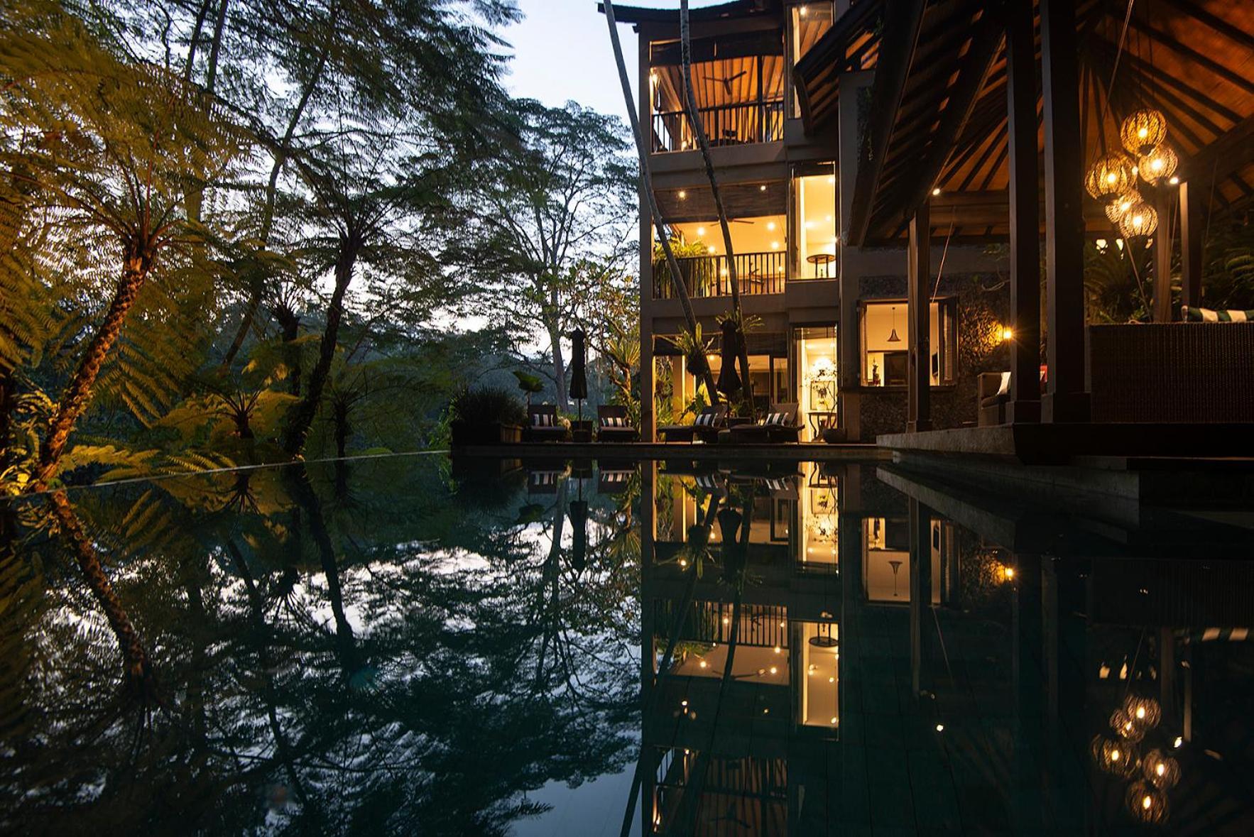 Naga Putih * Ubud
