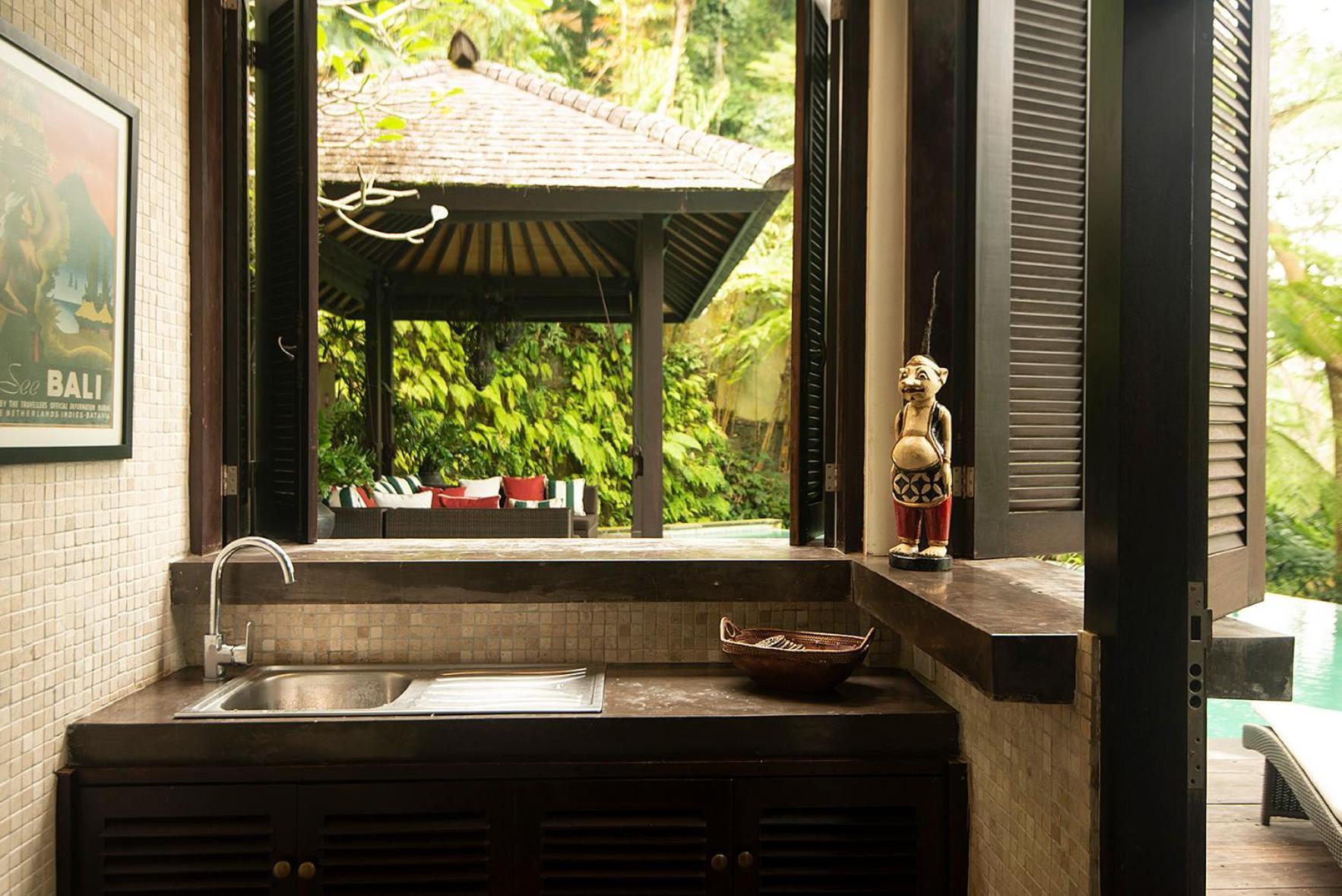 Naga Putih * Ubud