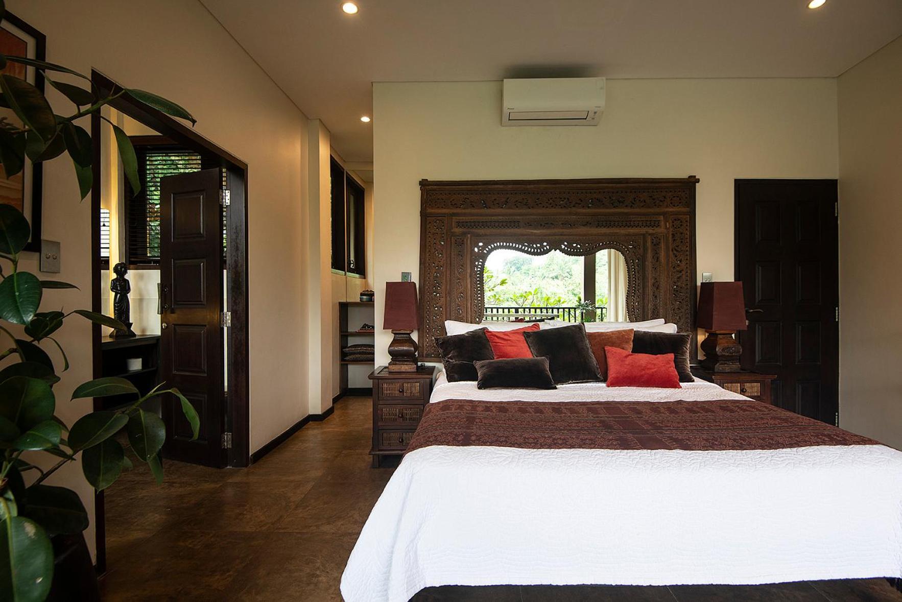 Naga Putih Ubud