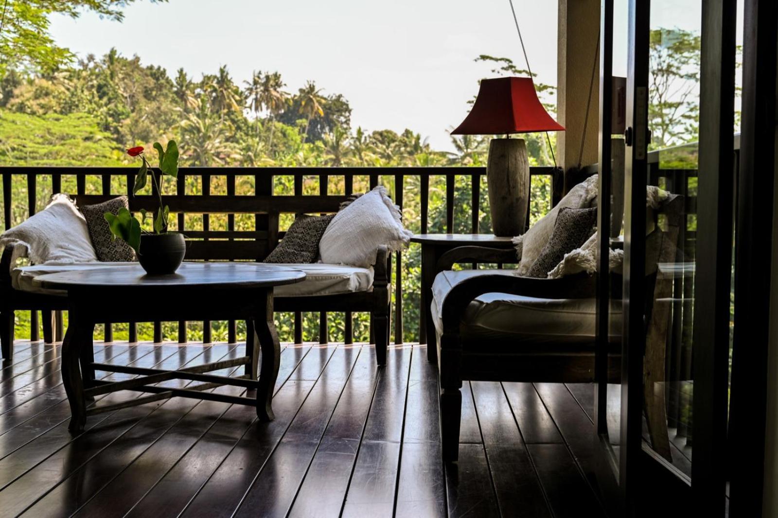 Naga Putih * Ubud