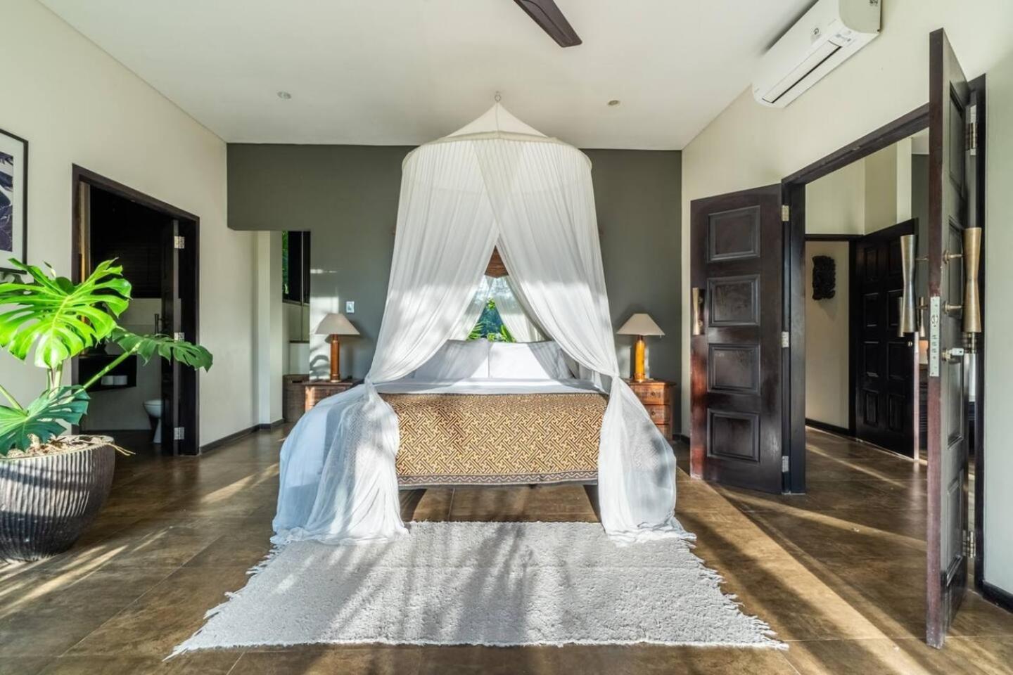 Naga Putih Villa